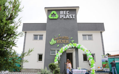 RecPlast  – Biznesi që reciklon 500 tonë mbeturina duke pastruar Kosovën